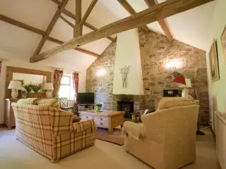 churchdale-derwent-lounge-01.jpg