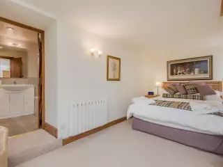 En-suite bedroom